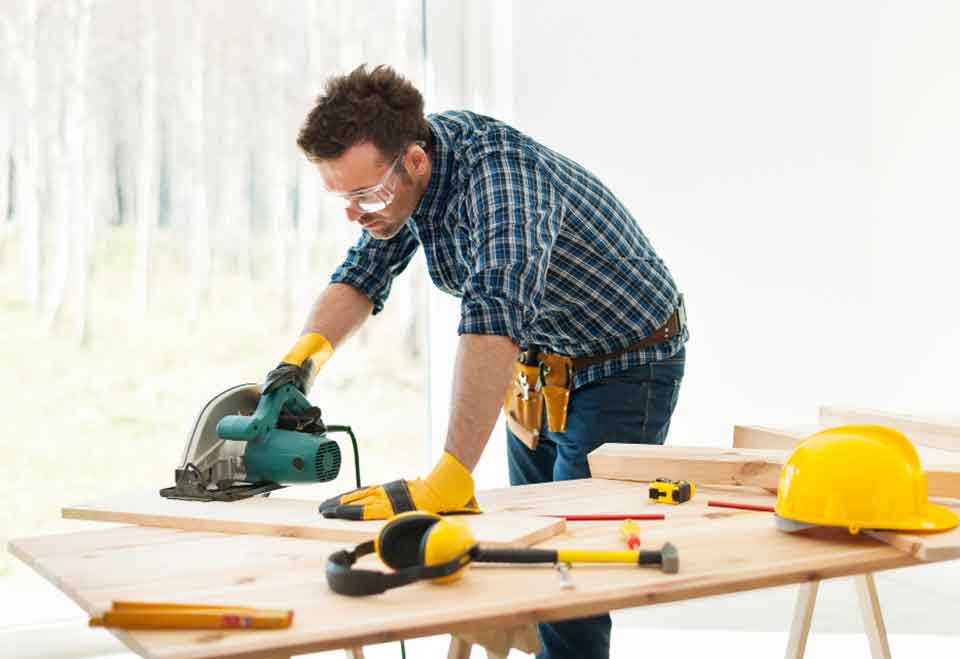 DIY vs Professional Carpentry: Which One Is Right for You?